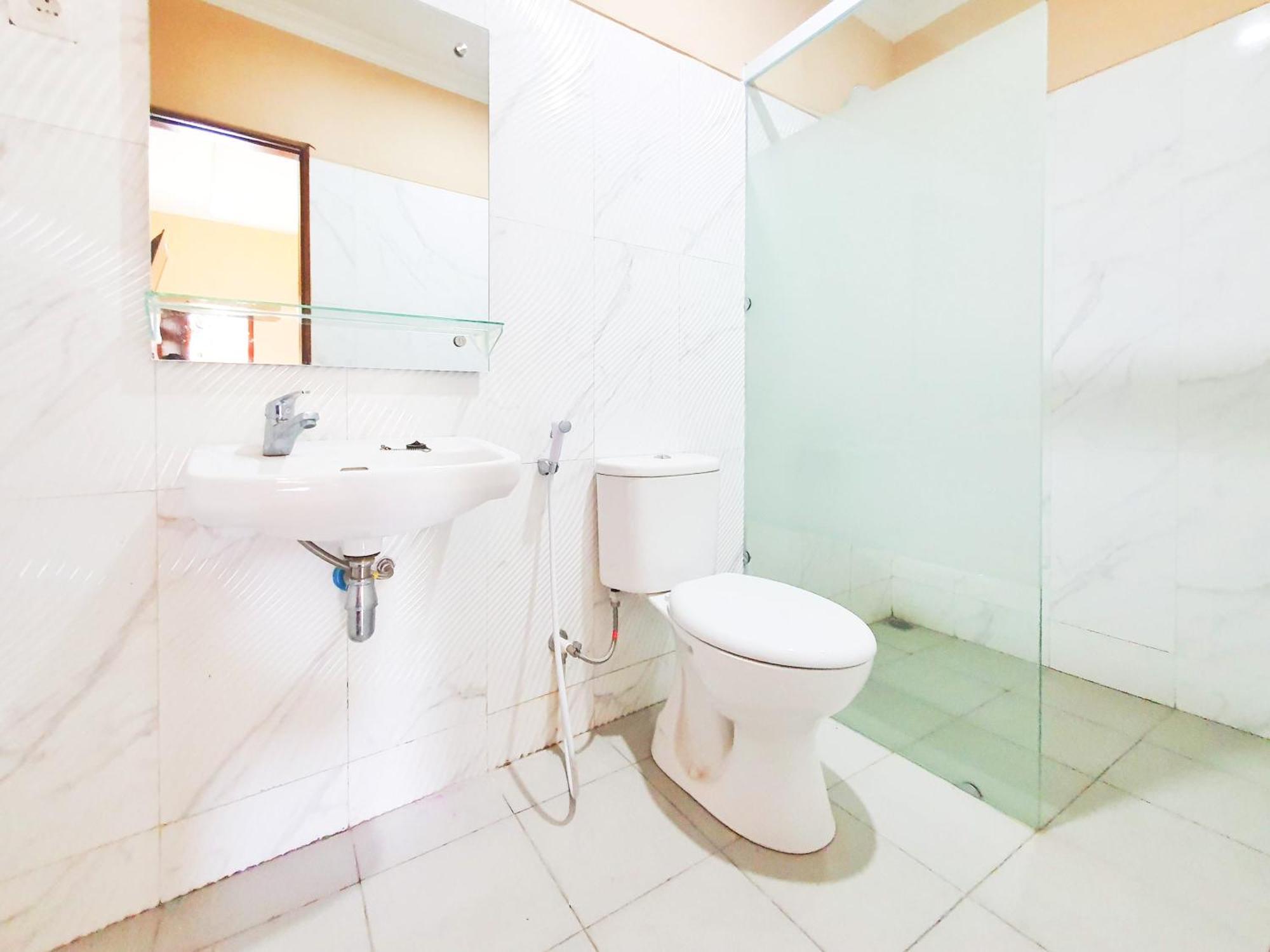 Reddoorz Syariah At Graha Adi Karya Kartasura Hotel Kartosuro Екстериор снимка