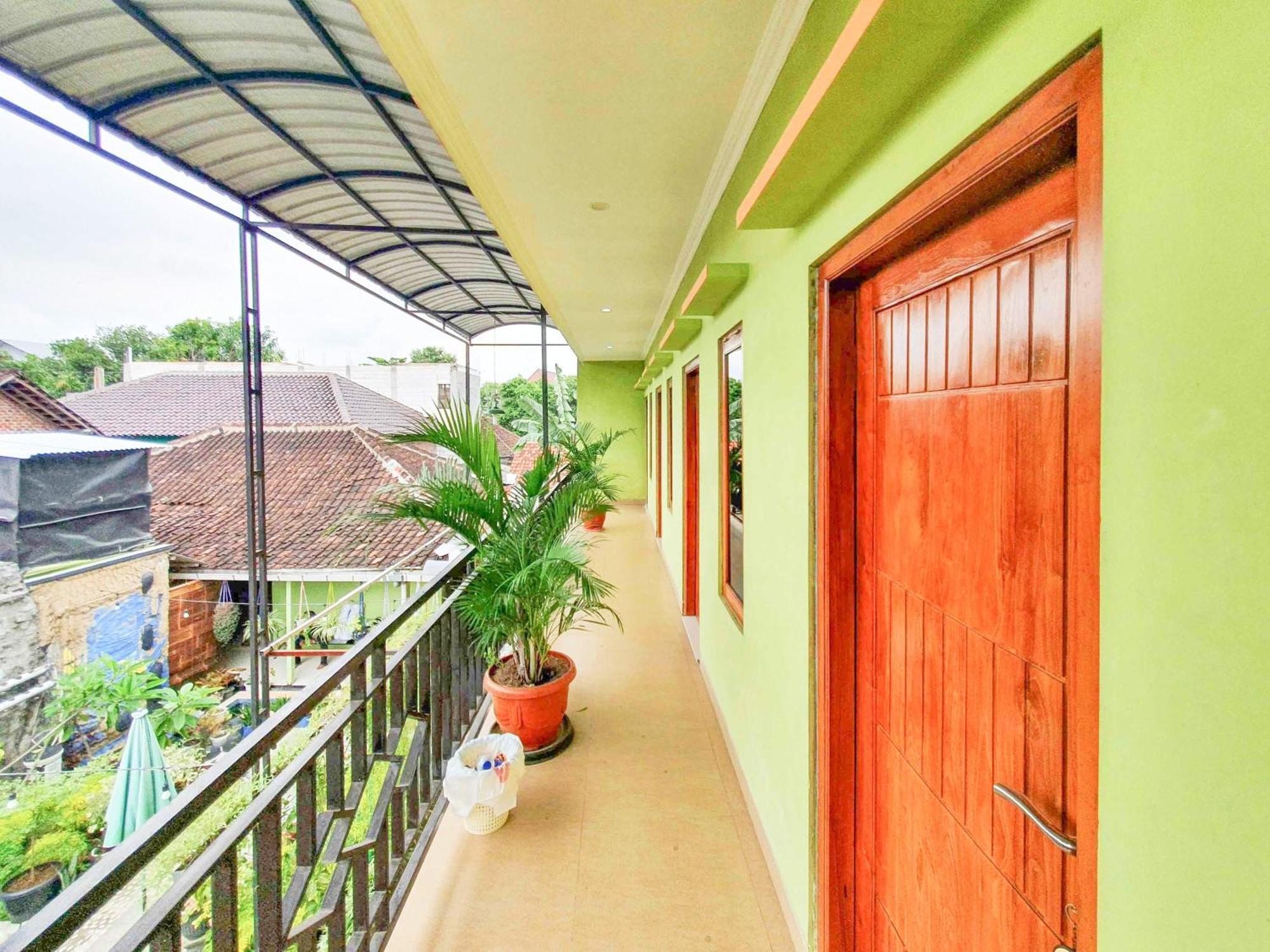 Reddoorz Syariah At Graha Adi Karya Kartasura Hotel Kartosuro Екстериор снимка