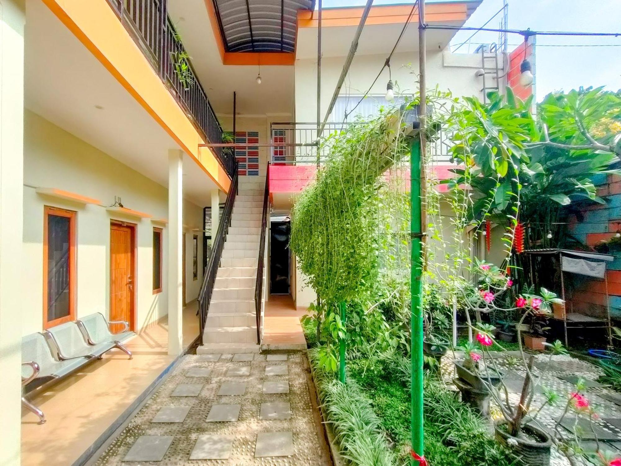 Reddoorz Syariah At Graha Adi Karya Kartasura Hotel Kartosuro Екстериор снимка