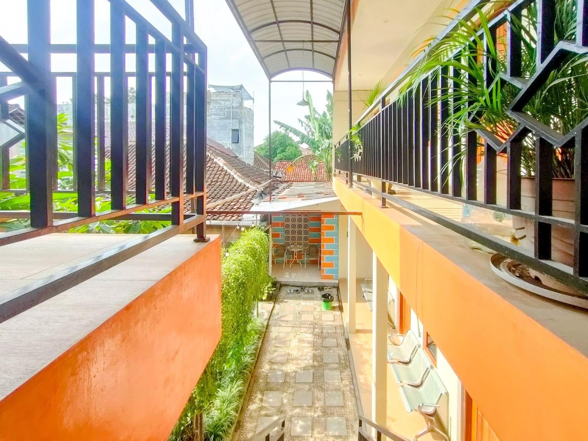 Reddoorz Syariah At Graha Adi Karya Kartasura Hotel Kartosuro Екстериор снимка